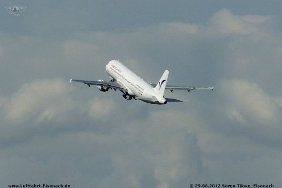 D-AHHD_A320-214_Hamburg-Airways_EDDE-29082012_S-Tikwe_03_W.jpg