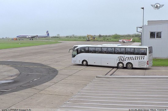 OE-LDM_DC-6B_Flying-Bulls_EDGE-02062016_S-Tikwe_01_W.jpg (79.17 KiB) 12815 mal betrachtet OE-LDM_DC-6B_Flying-Bulls_EDGE-02062016_S-Tikwe_01_W.jpg