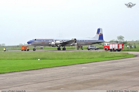 OE-LDM_DC-6B_Flying-Bulls_EDGE-02062016_S-Tikwe_02_W.jpg (68.45 KiB) 15982 mal betrachtet OE-LDM_DC-6B_Flying-Bulls_EDGE-02062016_S-Tikwe_02_W.jpg