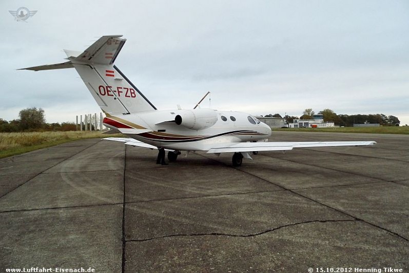 OE-FZB_Cessna-C-510-Mustang_GlobeAir_EDGE-15102012_H-Tikwe_08_W.jpg (88.51 KiB) 3954 mal betrachtet OE-FZB_Cessna-C-510-Mustang_GlobeAir_EDGE-15102012_H-Tikwe_08_W.jpg