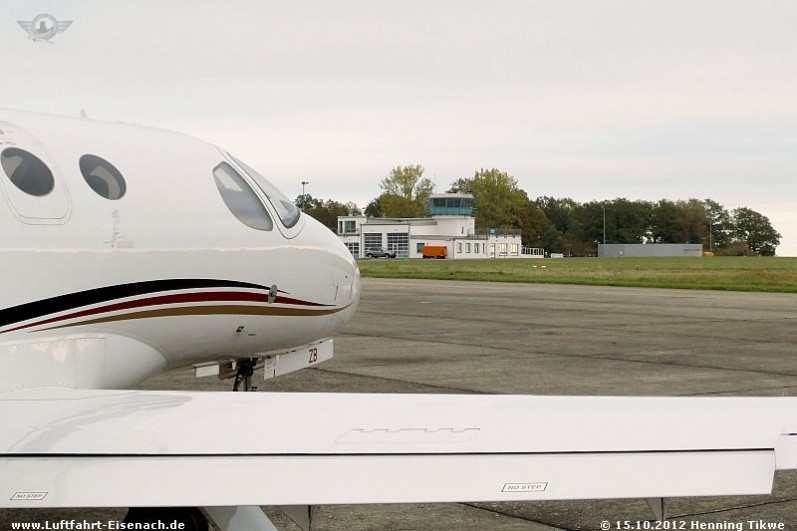OE-FZB_Cessna-C-510-Mustang_GlobeAir_EDGE-15102012_H-Tikwe_13_W.jpg (69.28 KiB) 3954 mal betrachtet OE-FZB_Cessna-C-510-Mustang_GlobeAir_EDGE-15102012_H-Tikwe_13_W.jpg