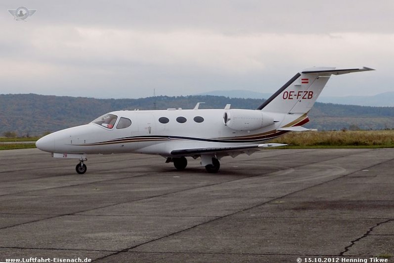 OE-FZB_Cessna-C-510-Mustang_GlobeAir_EDGE-15102012_H-Tikwe_15_W.jpg (73.95 KiB) 3954 mal betrachtet OE-FZB_Cessna-C-510-Mustang_GlobeAir_EDGE-15102012_H-Tikwe_15_W.jpg