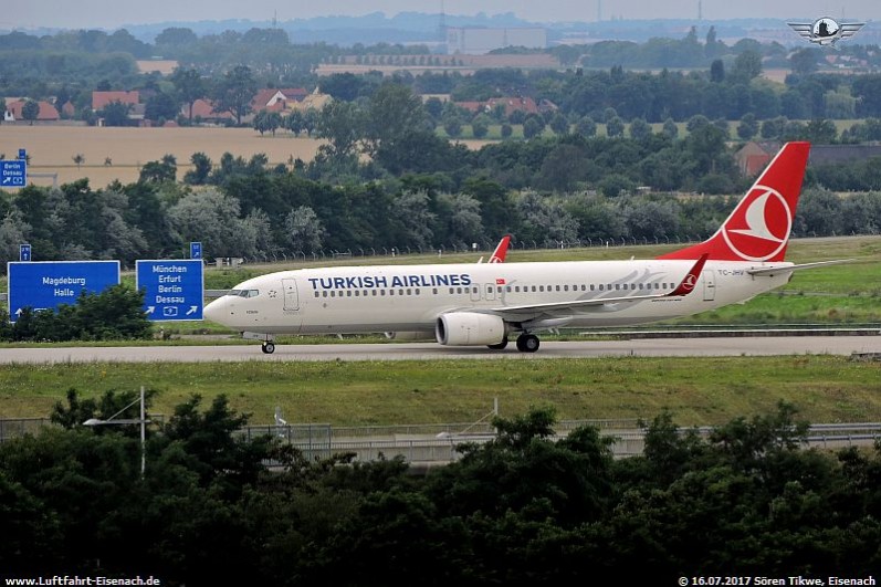 TC-JHV_B737-800_Turkish-Airlines_LEJ-16072017_S-Tikwe_02_W.jpg