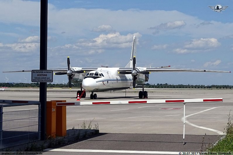 LZ-ABJ_AN-26B_Rose-Air_LEJ-31072017_S-Tikwe_02_W.jpg