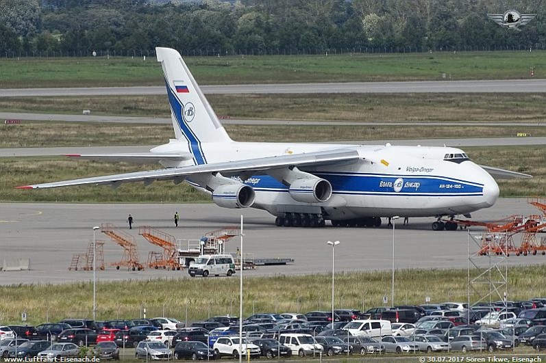 RA-82077_AN-124-100M_VDA_EA-30072017_S_Tikwe_01_W.jpg