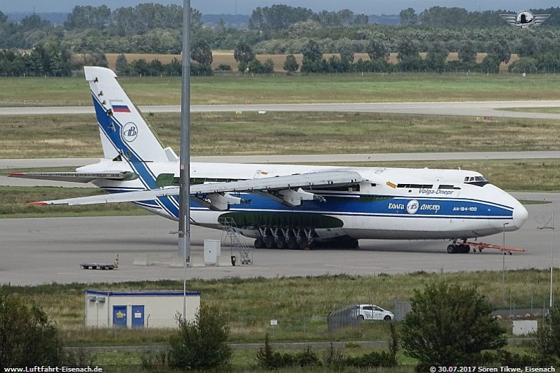 RA-820xx_AN-124-100_VDA_LEJ-30072017_S-Tikwe_01_W.JPG