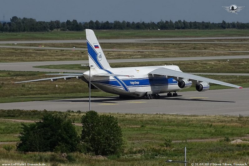 RA-82074_AN-124-100_VDA_LEJ-31072017_S-Tikwe_01_W.jpg