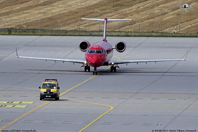 VQ-BNA_CRJ-100ER_Rusline_LEJ-04082017_S-Tikwe_01_W.jpg