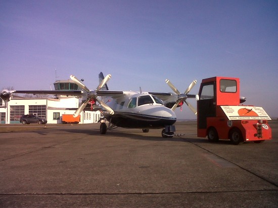 Fly Point Flugservice (D-IAHT).jpg (367.75 KiB) 7211 mal betrachtet Fly Point Flugservice (D-IAHT).jpg